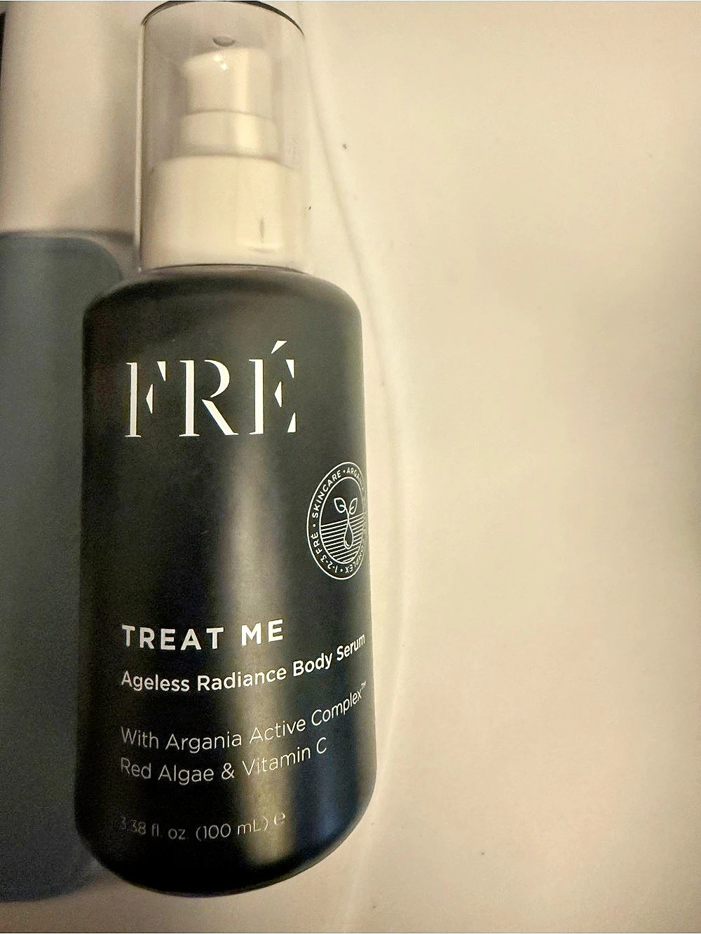 FRÉ Treat Me Ageless Radiance Body Serum